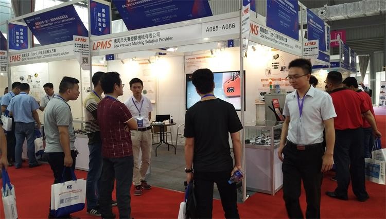 低壓注塑設備 低壓注塑設備